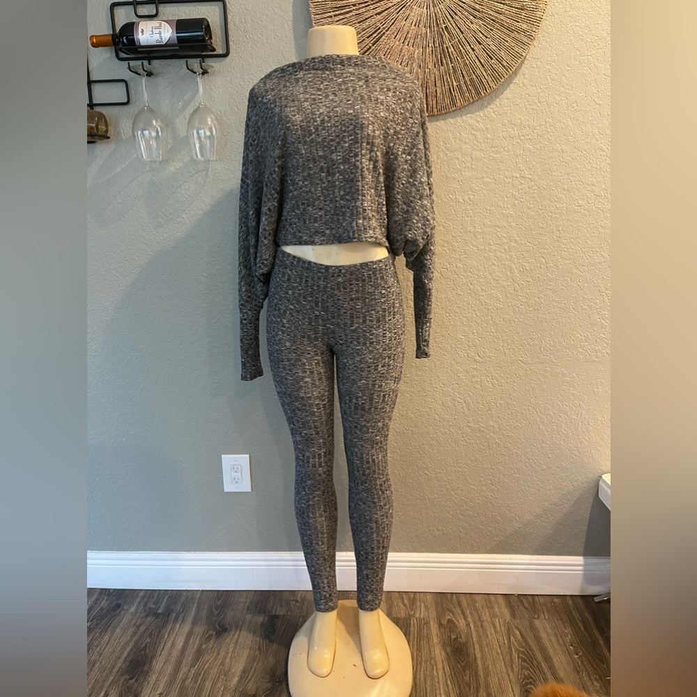 Grey & Wht Pant Set - Picture 2 of 3